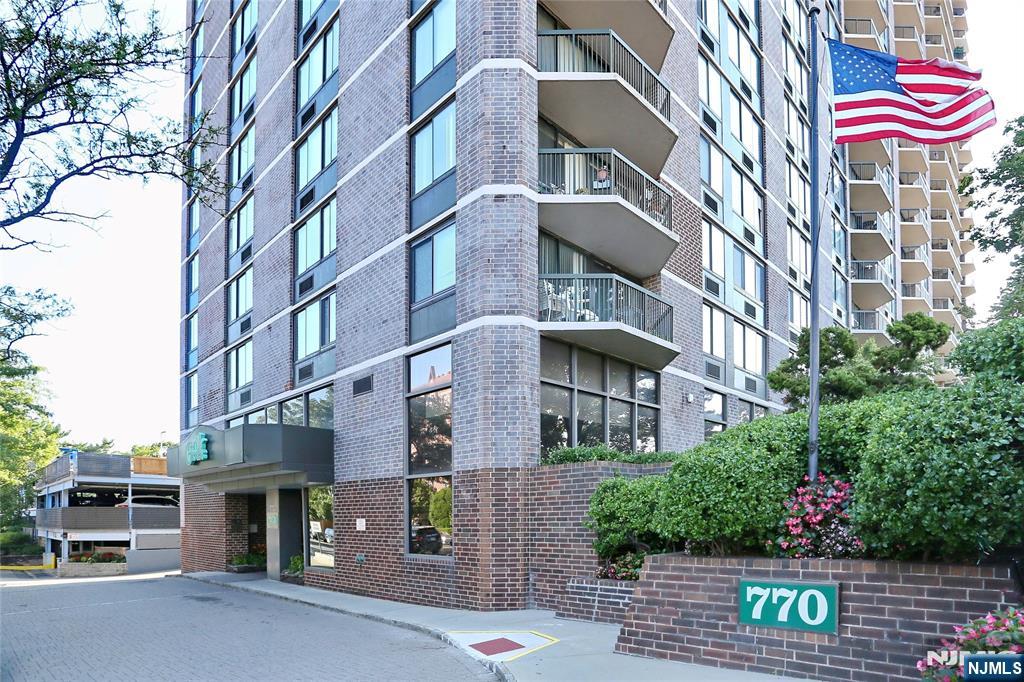 770 Anderson Avenue 5F - Photo 2
