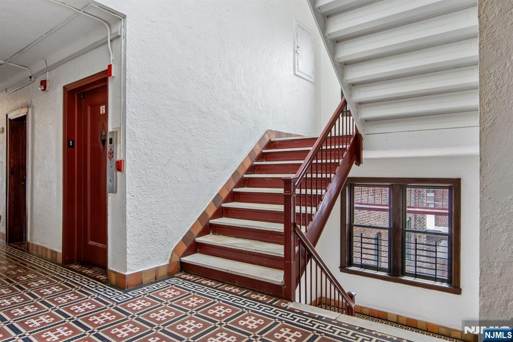 340 Fairmount Avenue 501 - Photo 3