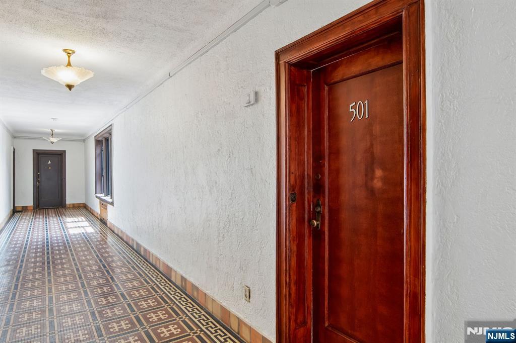 340 Fairmount Avenue 501 - Photo 4