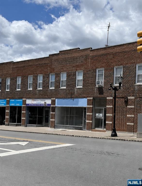 203 Franklin Avenue - Photo 1