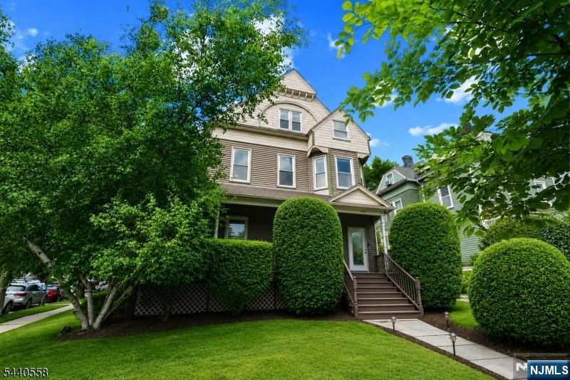 129 Claremont Avenue 2 - Photo 2
