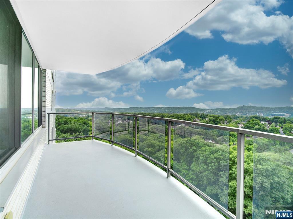 1 Claridge Drive 925 - Photo 1