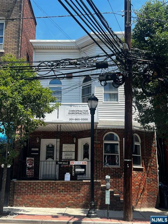 314 48th Street - Photo 1