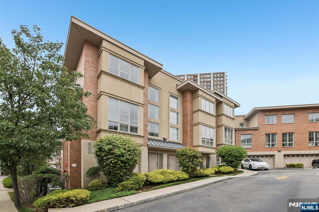 200 Laird Avenue C2201 - Photo 2