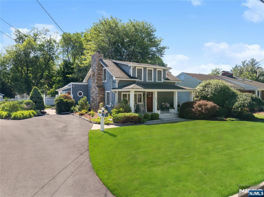 225 Lafayette Avenue - Photo 2