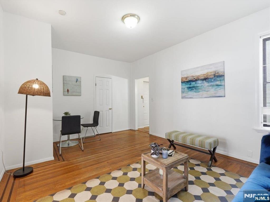 141 Duncan Avenue 6 - Photo 4