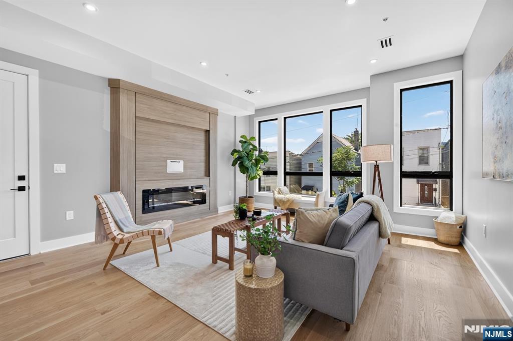 172 Griffith Street 2 - Photo 3