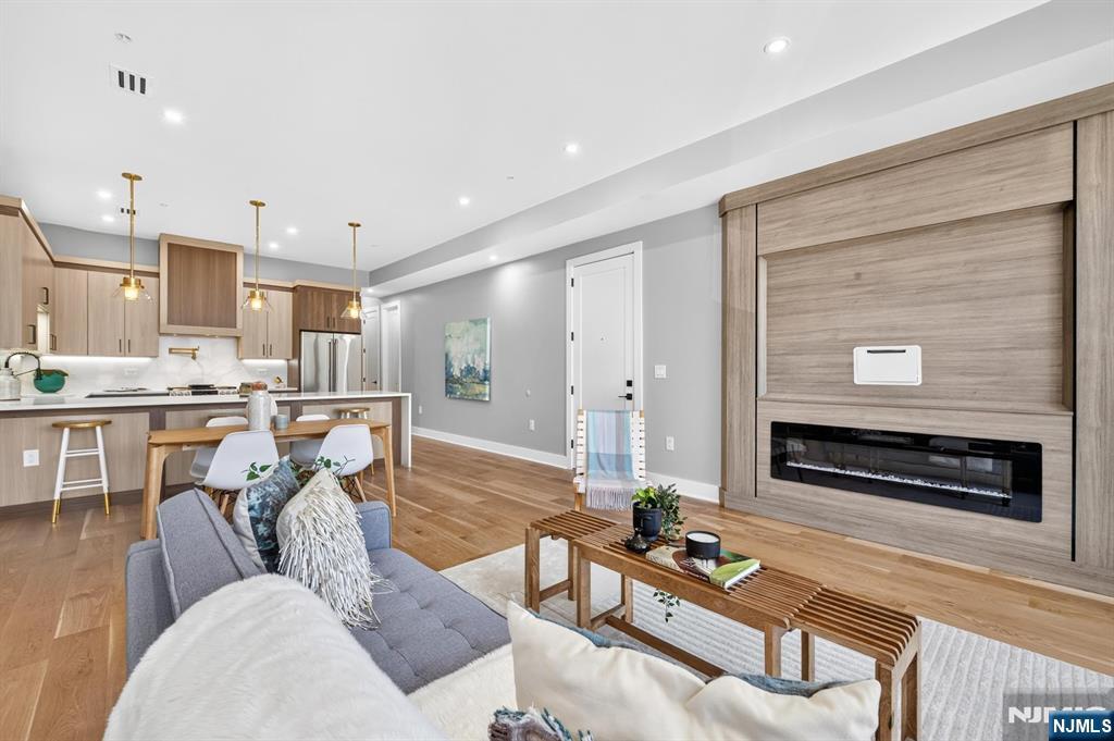 172 Griffith Street 2 - Photo 4