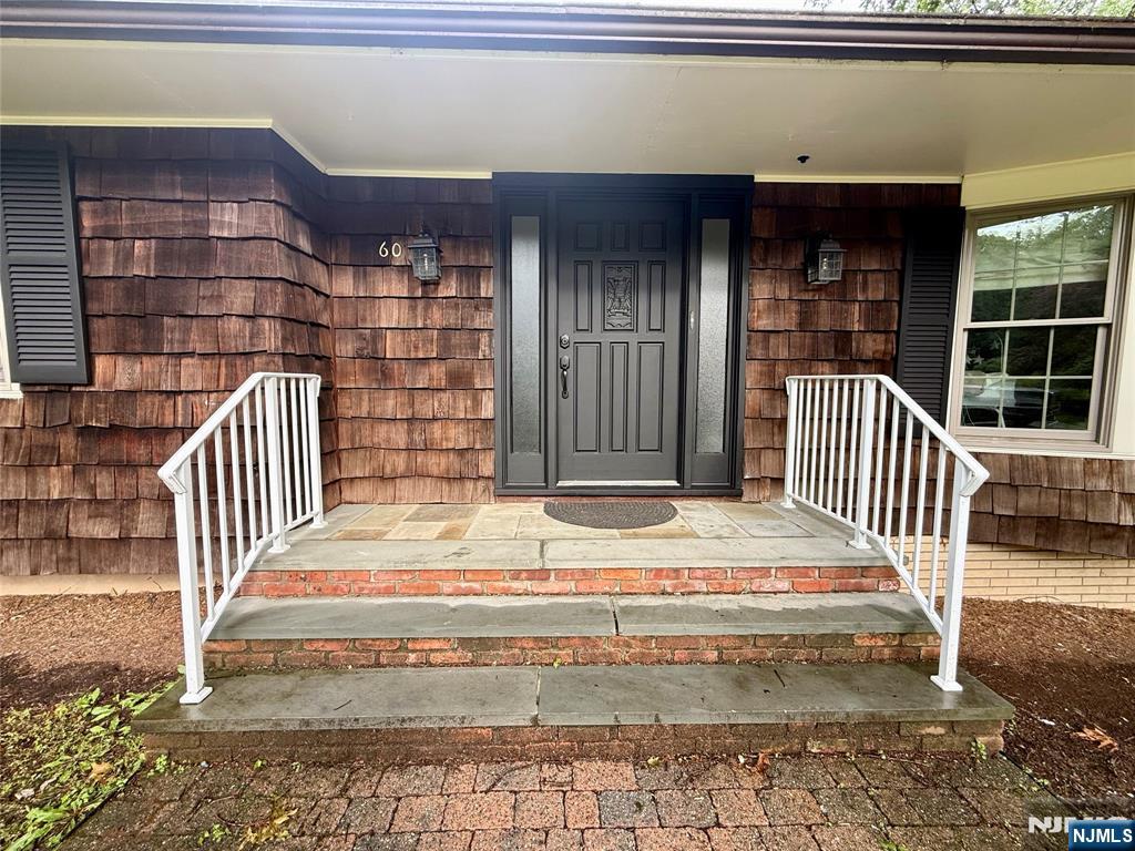 60 Eileen Drive - Photo 2