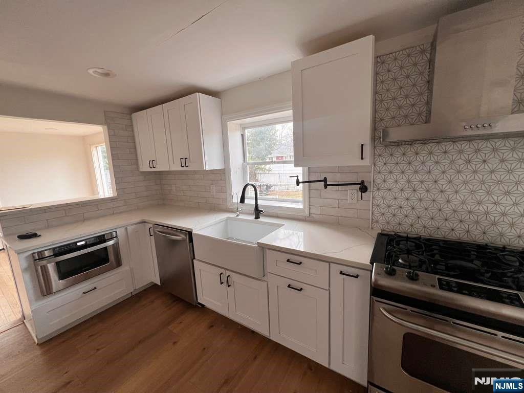 92 Grove St, Waldwick, NJ 07463