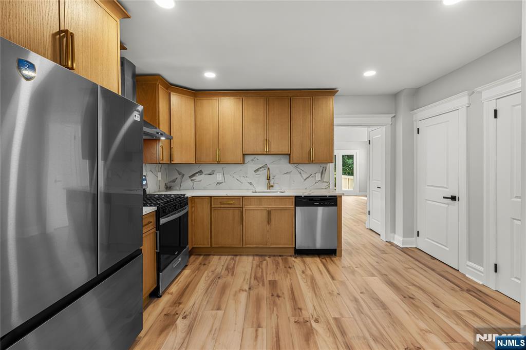 140 Walker Road — photo 6