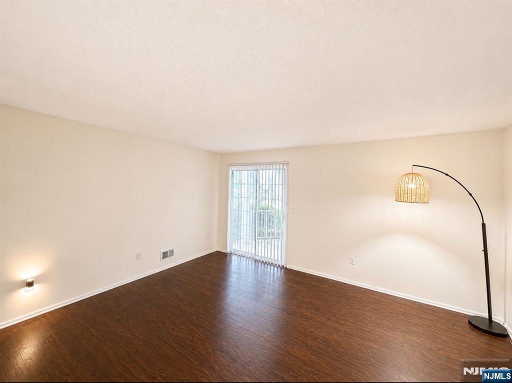 1063 Ash Drive - Photo 4