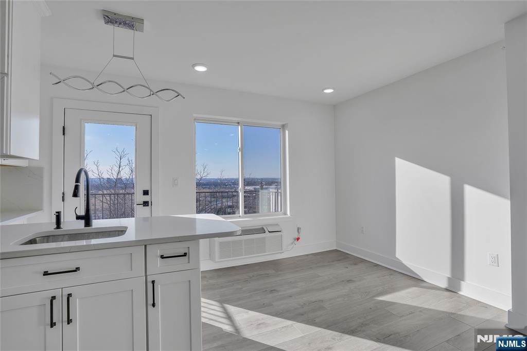 2601 Jane Street P404 - Photo 5