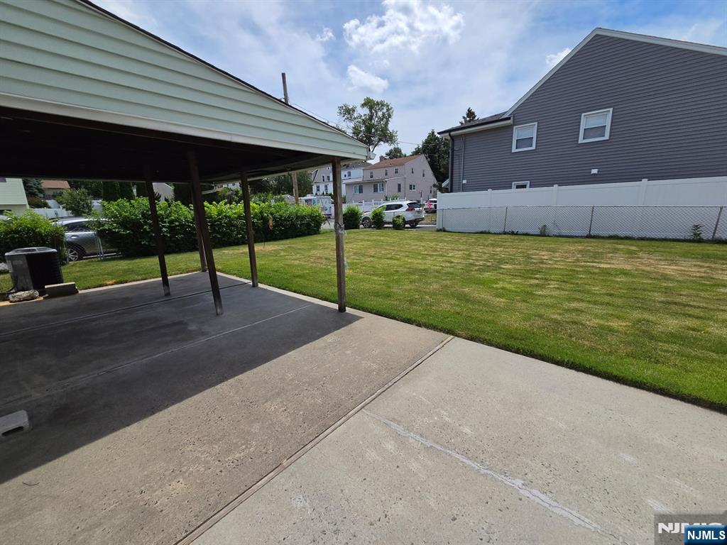 533 Sollas Ct, Lyndhurst, NJ 07071