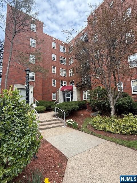 2350 Linwood 3H - Photo 1