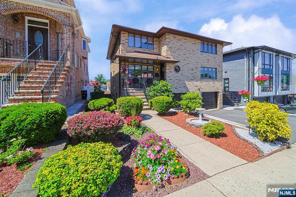 330 E Ruby Ave, Palisades Park, NJ 07650