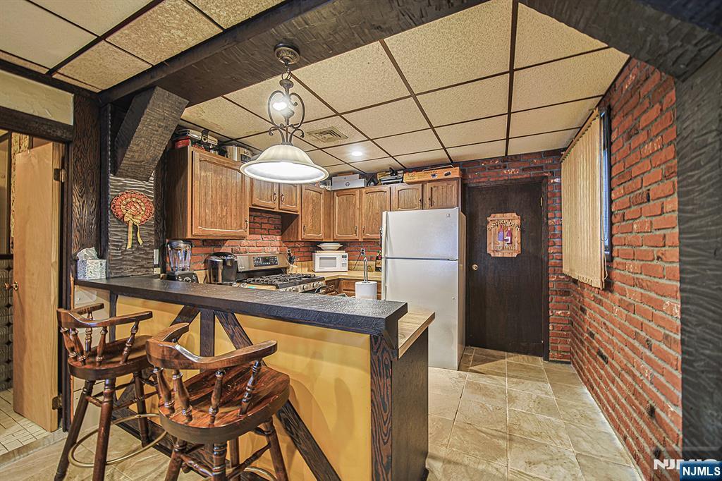 330 E Ruby Ave, Palisades Park, NJ 07650