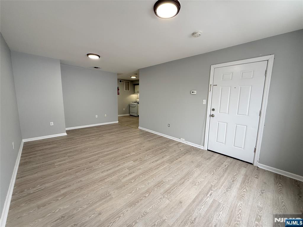 34 Auburn Street 3 - Photo 5