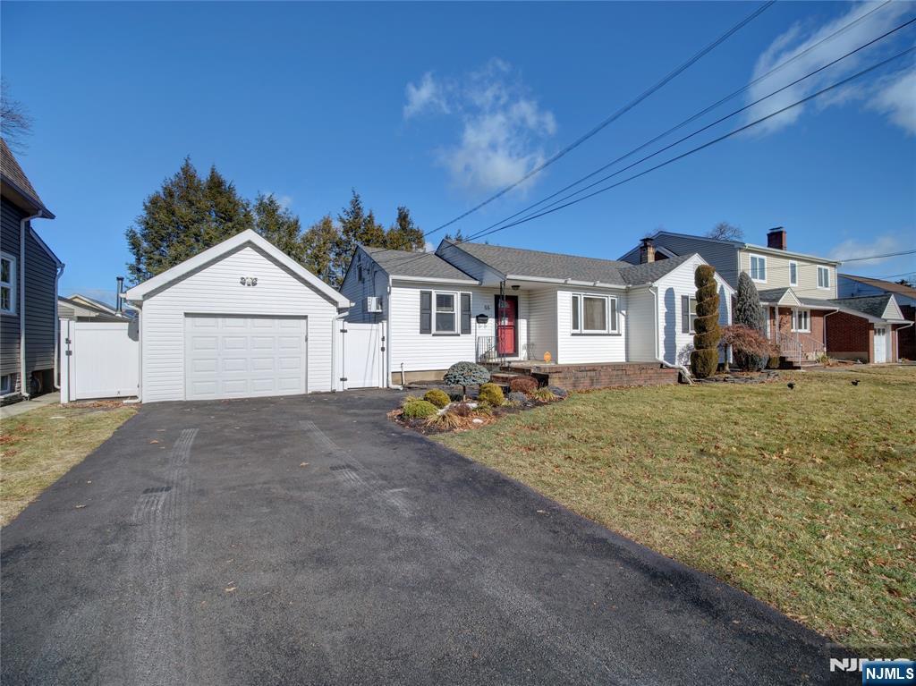55 14th Avenue - Photo 2