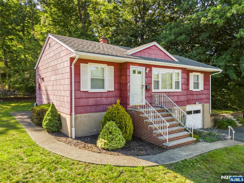 33 Walter Drive - Photo 2