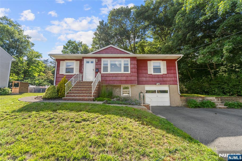 33 Walter Drive - Photo 3