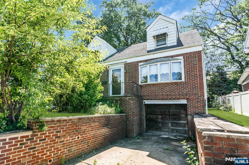 6 Webster Avenue - Photo 2