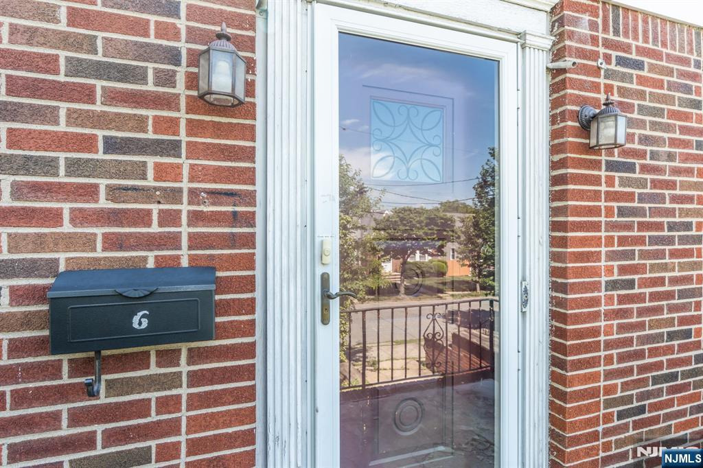 6 Webster Avenue - Photo 5