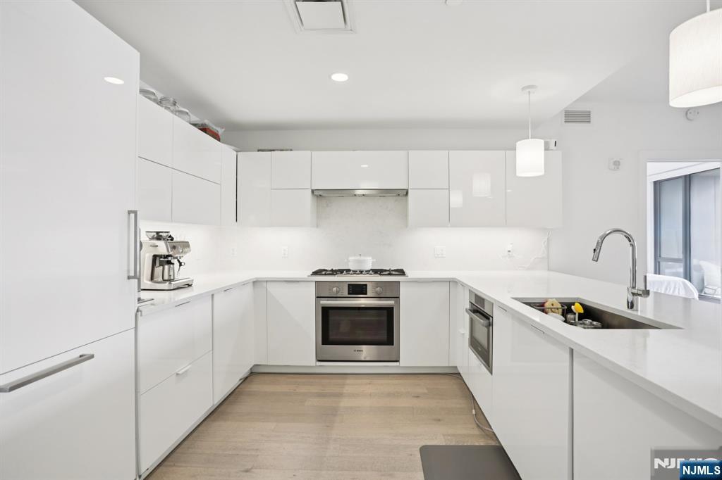 9 Ave At Port Imperial 513 - Photo 4
