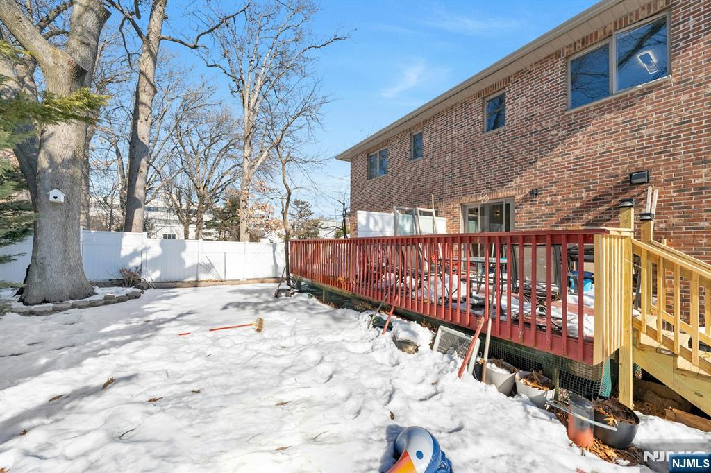 573 Kearney — photo 32