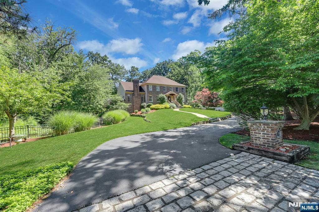 63 Pleasant Avenue - Photo 3