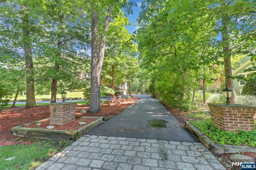 63 Pleasant Avenue - Photo 5