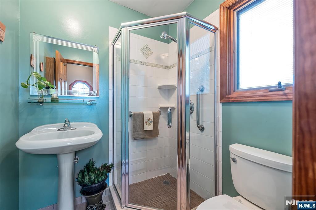 10 Woodmere Road — photo 14