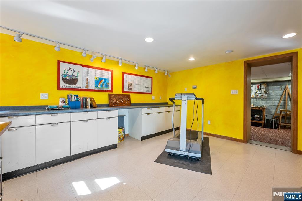 10 Woodmere Road — photo 30