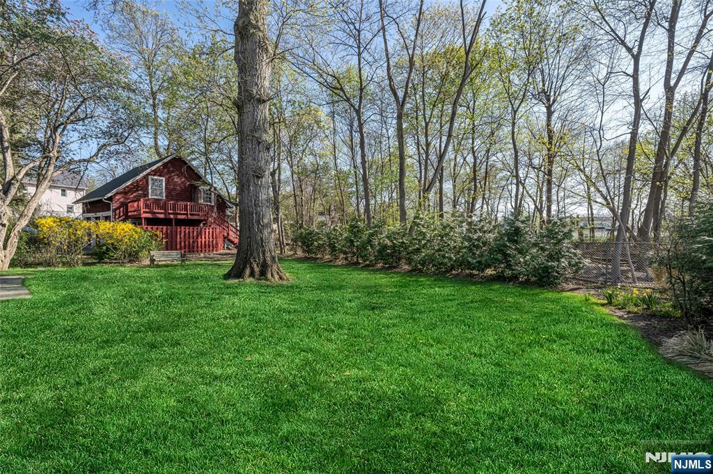 10 Woodmere Road — photo 34