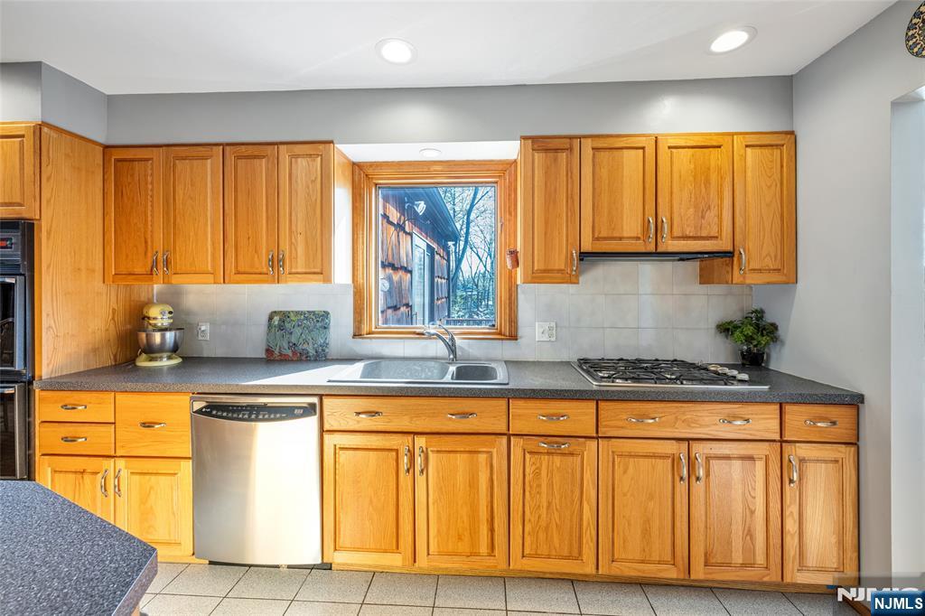 10 Woodmere Road — photo 10