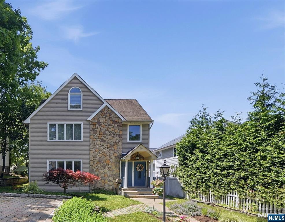 26 Hillside Avenue A - Photo 2