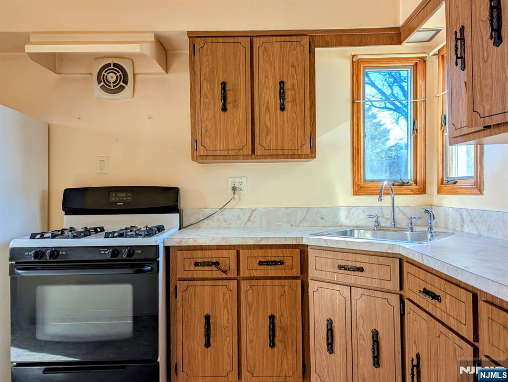 685 Grant Terrace - Photo 5