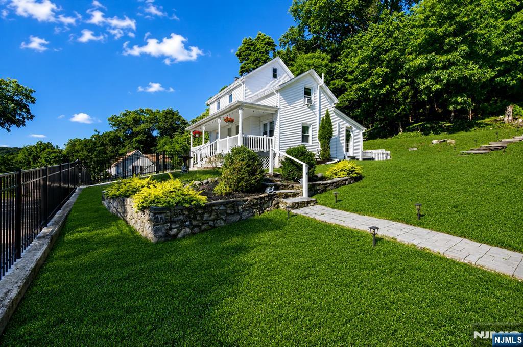 71 Reeve Avenue - Photo 4