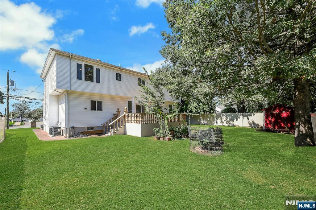 627 Concord St, New Milford, NJ 07646
