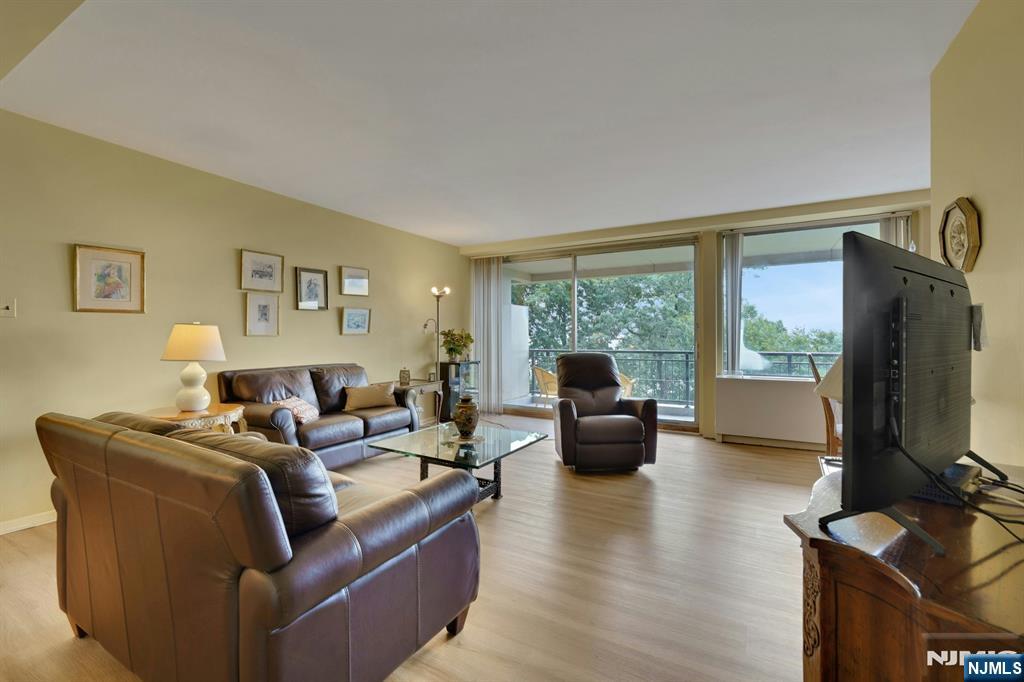 1 Horizon Rd #408, Fort Lee, NJ 07024