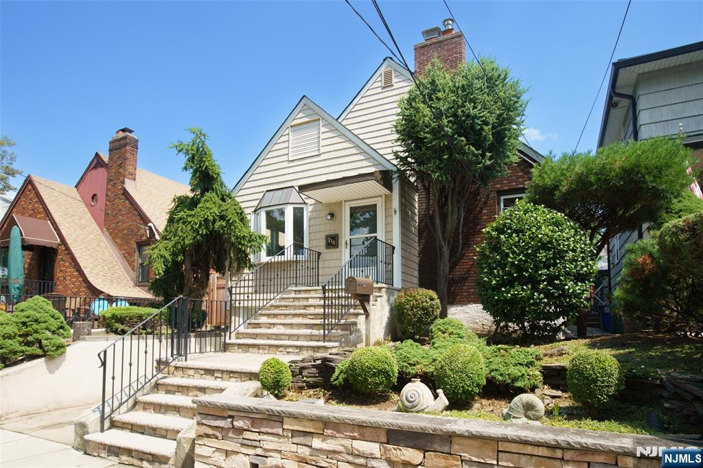 218 Riverview Ave, North Arlington, NJ 07031