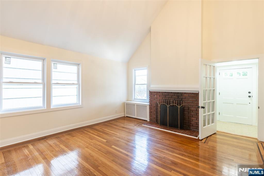 218 Riverview Ave, North Arlington, NJ 07031
