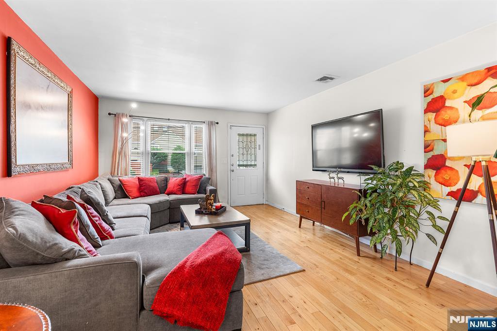 94 Phelps Avenue - Photo 5
