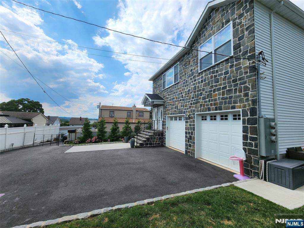 518 8th Street - Photo 2