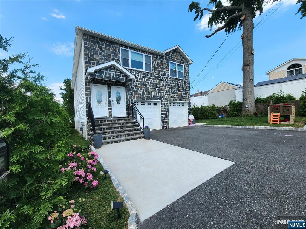 518 8th Street - Photo 3