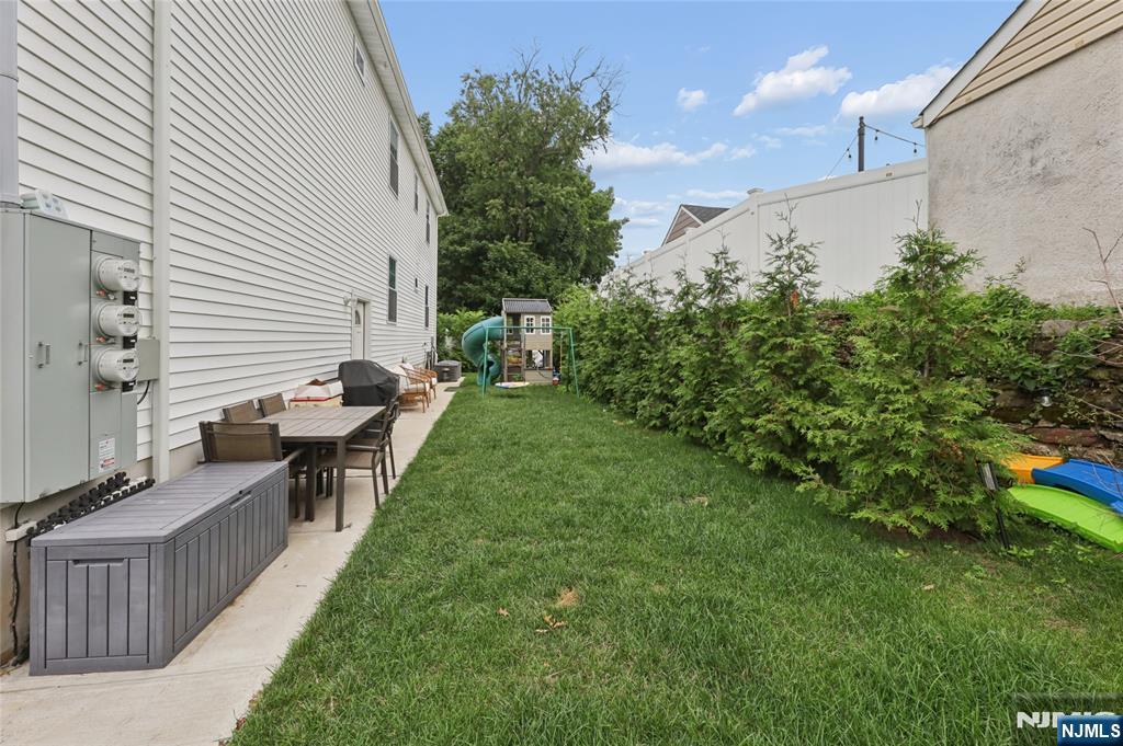 518 8th St, Lyndhurst, NJ 07071
