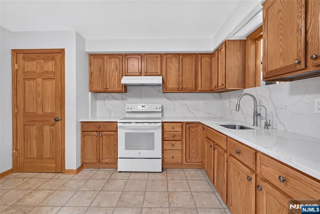 4 Howard Avenue - Photo 5