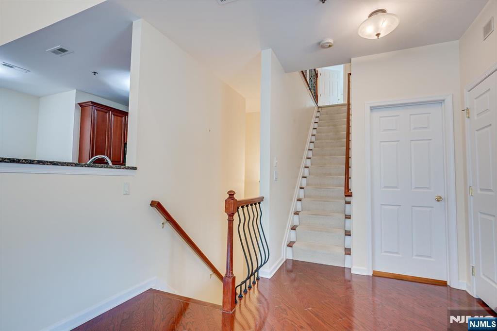 27 Taft Lane