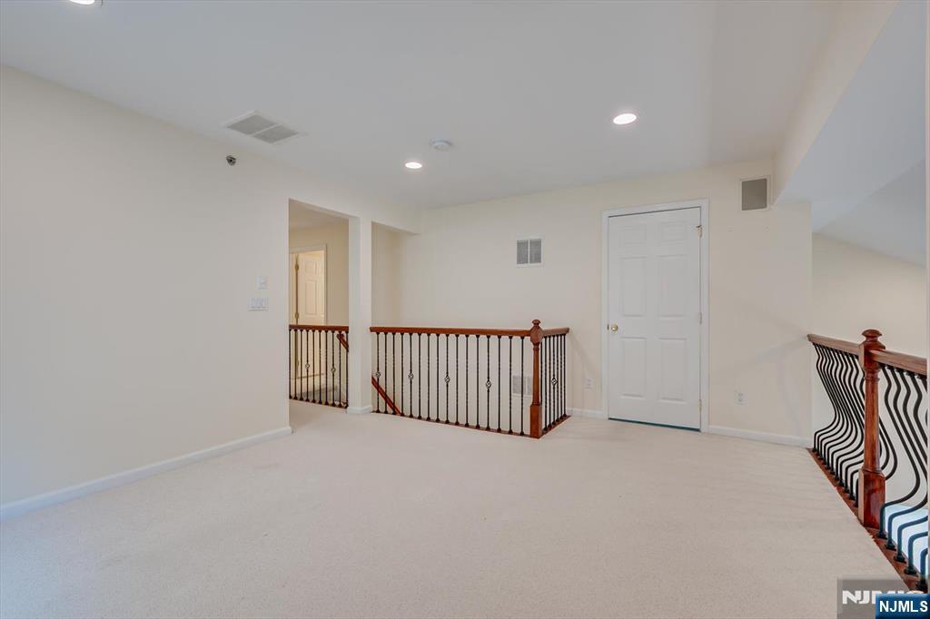 27 Taft Lane