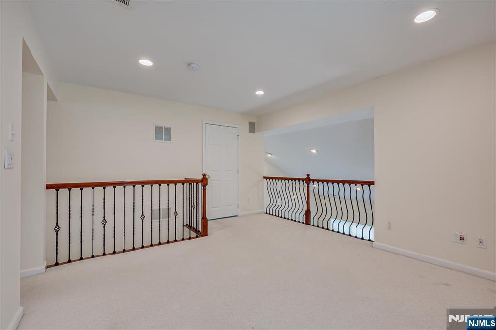 27 Taft Lane